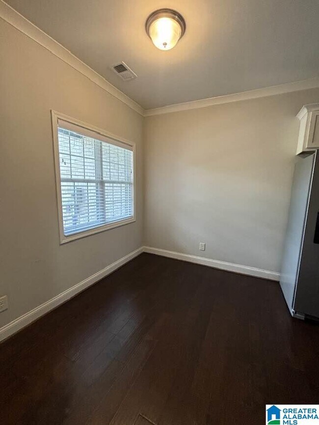 Building Photo - 4215 Lennox Dr