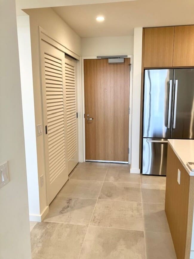 Building Photo - $3,300 – Sky West Ala Moana, partly furnis...