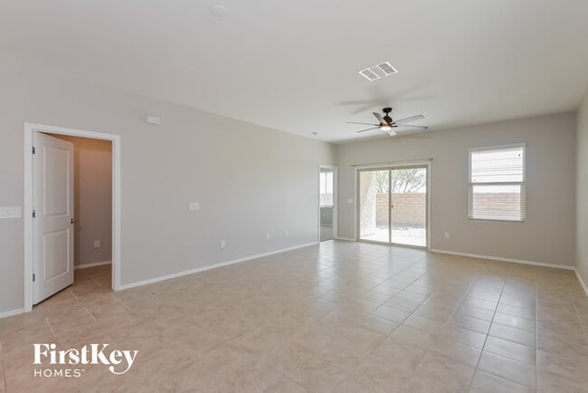 Foto del edificio - 6782 E Via Rancho Rosario