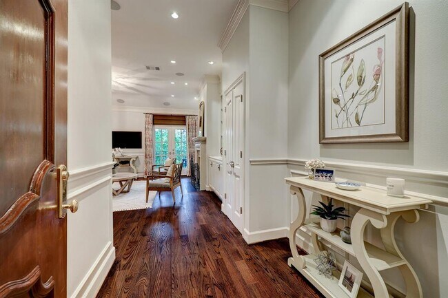 Foto del edificio - 6599 Bayou Glen Rd