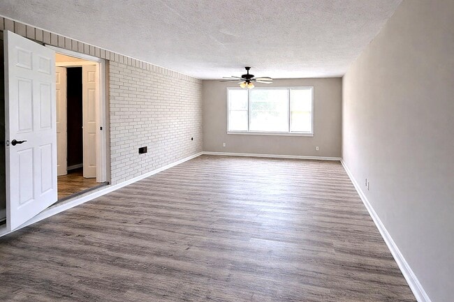 Foto del edificio - 311 Orchard Ln