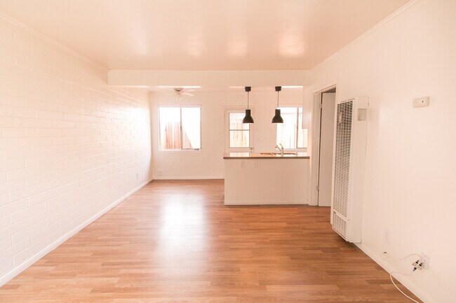 Foto del edificio - Charming 1br/1ba with Mid Century Touches in Ocean Beach/Point Loma