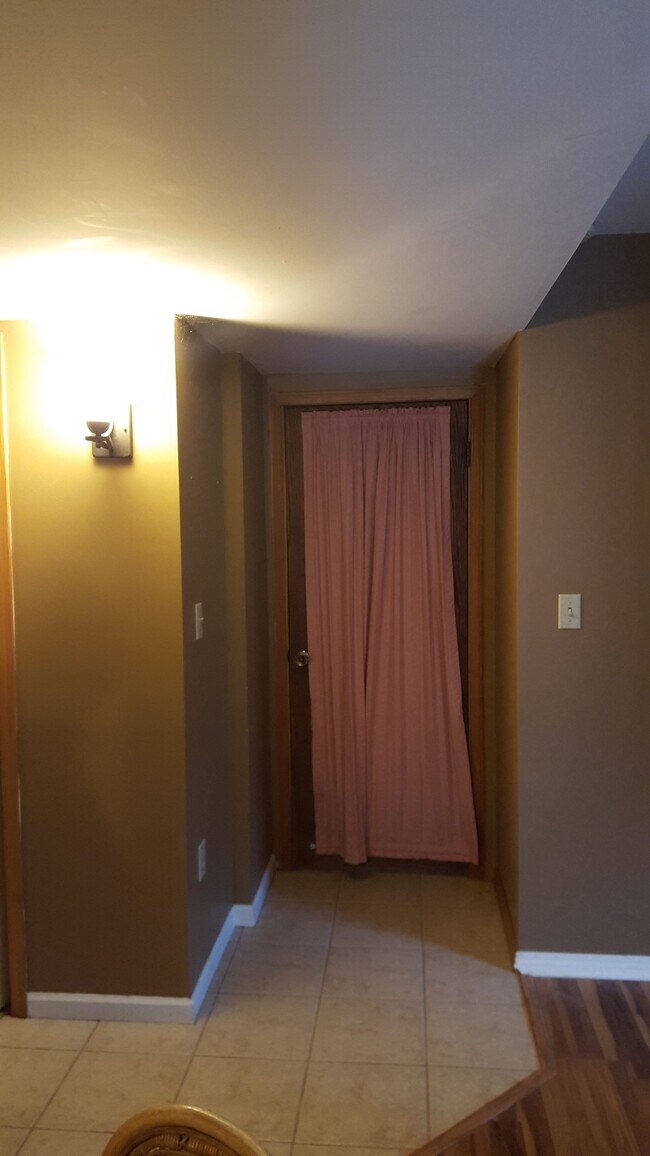 Foto del edificio - 9 E Hill Rd