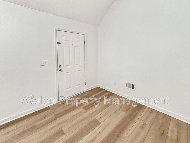 Building Photo - 5907 Brookside Dr SE