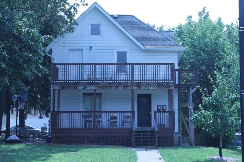 1027 W Main St, Whitewater, WI 53190 Room for Rent in Whitewater, WI