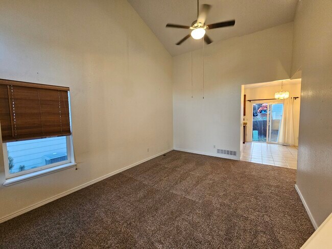 Foto del edificio - 4672 Saddle Ridge Dr