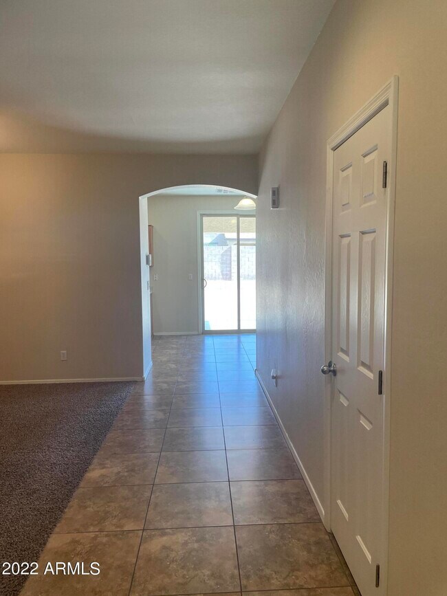 Building Photo - 17666 W Molly Ln