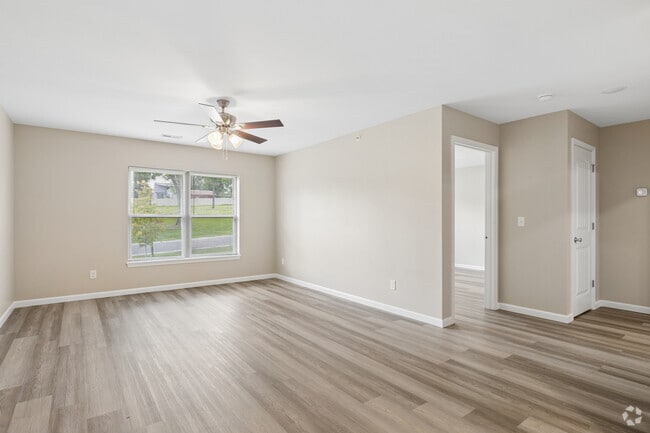 1BR, 1BA - 768SF - Living Room - Autumn Leaf Apartment Homes