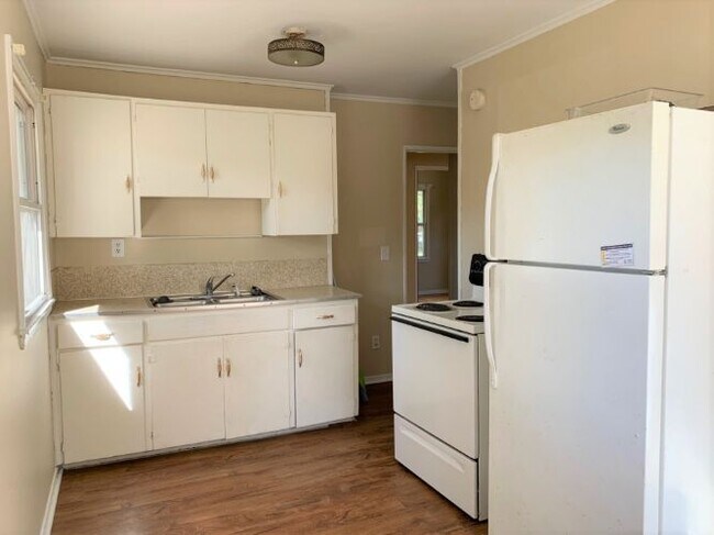 Foto del edificio - 406 Westside Heights Dr