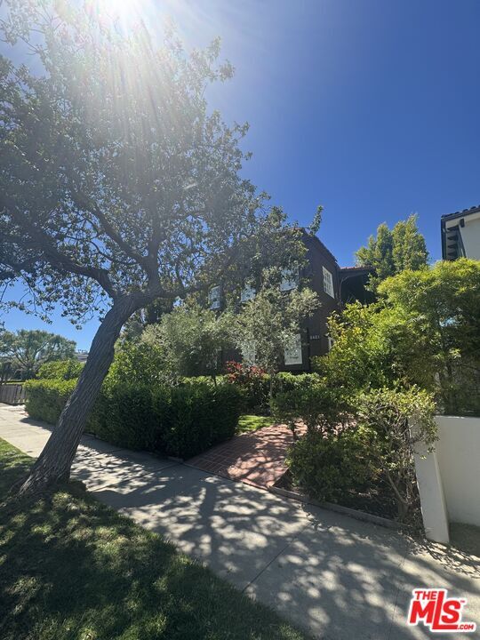 Foto del edificio - 2421 California Ave