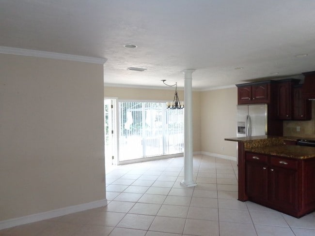 Building Photo - 3805 NW 50th Street  PENDING LEASE