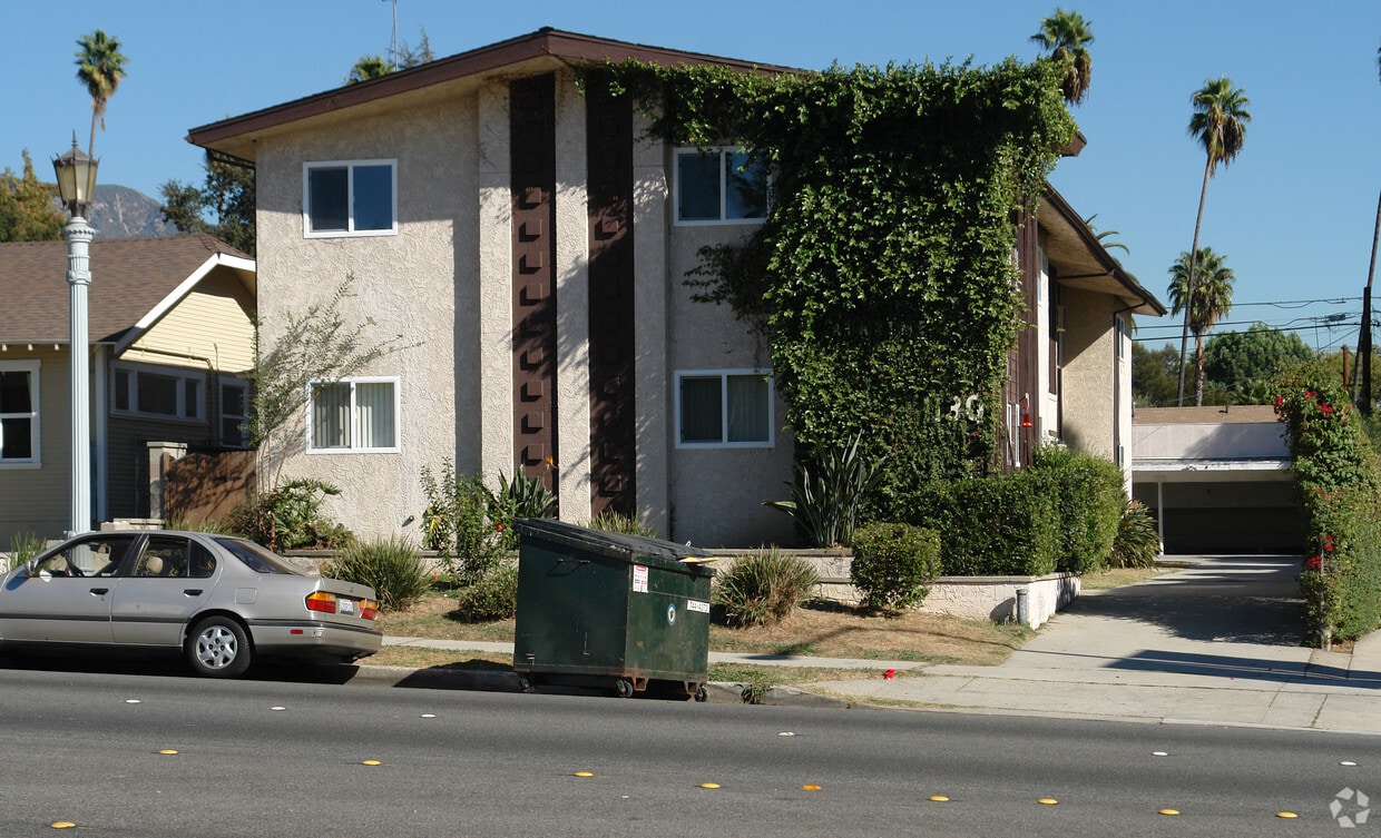 Building Photo - 1130 N Lake Ave