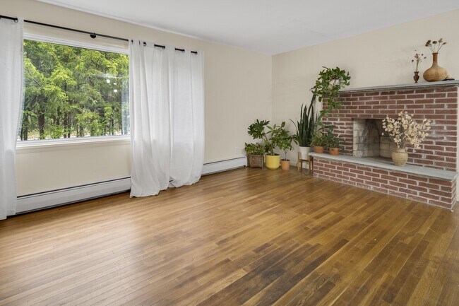 Building Photo - 704 Triphammer Rd