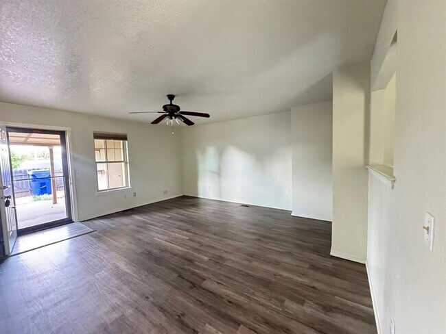 Building Photo - 2357 Heatherfield Ln