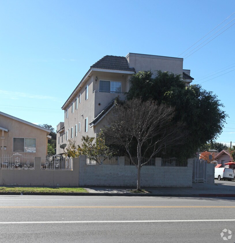 Primary Photo - 5900 York Blvd