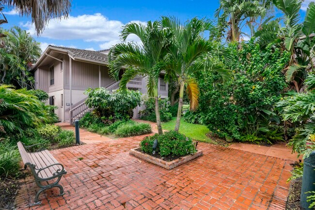 Foto del edificio - 7082 Rain Forest Dr