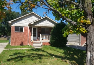 Building Photo - 17541 E 10 Mile Rd