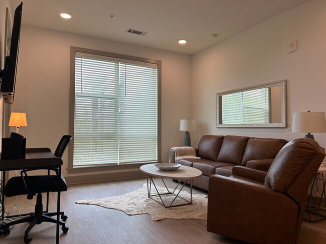 Foto del edificio - 13222 Ballantyne Corporate Pl