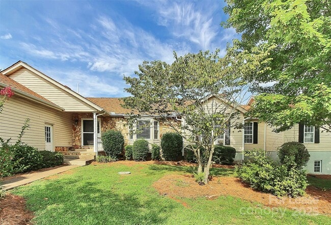 Building Photo - 155 Sunfish Dr