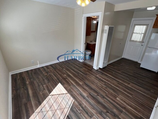 Building Photo - 1504 Madrid Ave