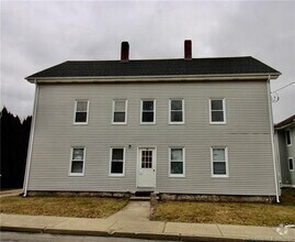 Building Photo - 43 Garden St