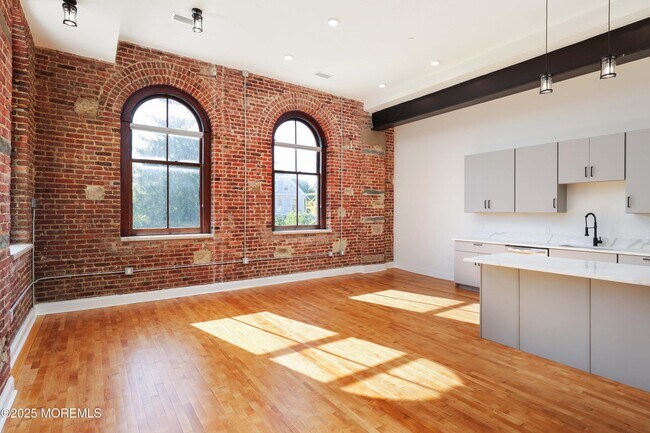 Building Photo - 179 Chelsea Ave