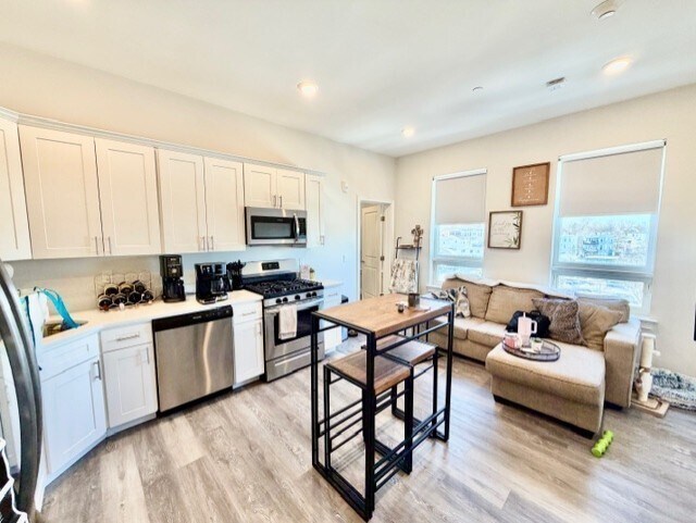 Building Photo - 5 Fremont St