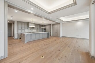 Building Photo - 1717 Bissonnet St