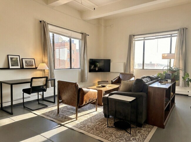 Building Photo - 823 N 2nd St