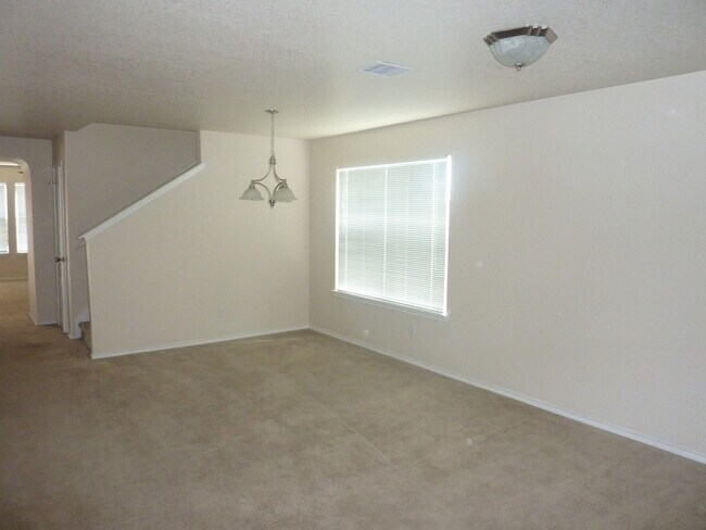 Foto del edificio - Move in ready