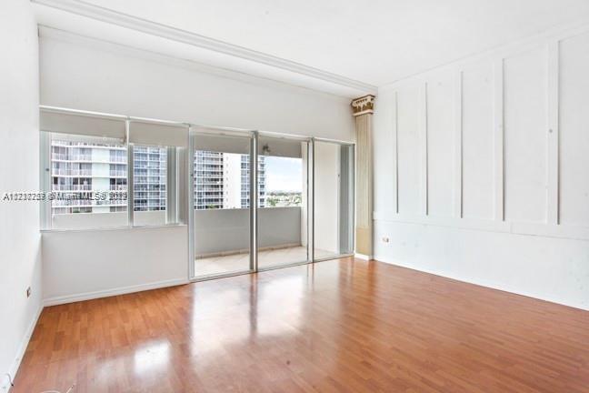 Foto del edificio - 7545 E Treasure Dr