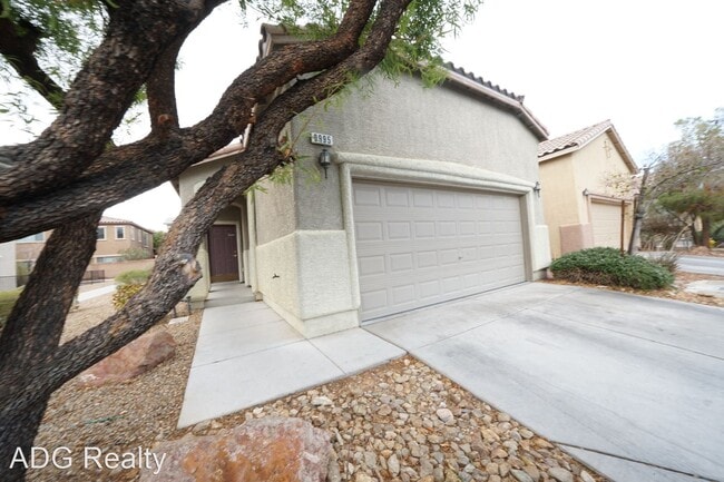 Building Photo - 3 br, 2.5 bath House - 8995 College Green St