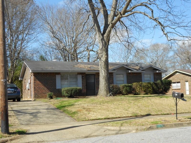 Primary Photo - 423 Pecan Tree Dr
