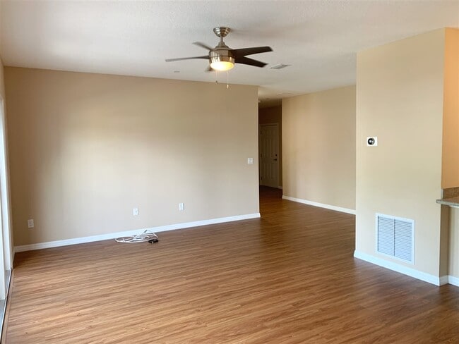 Building Photo - 129 De Haven St