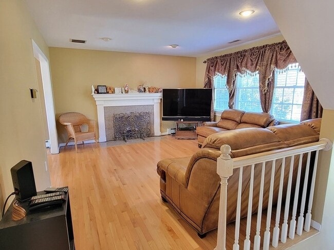 Foto del edificio - 1 Barry Dr