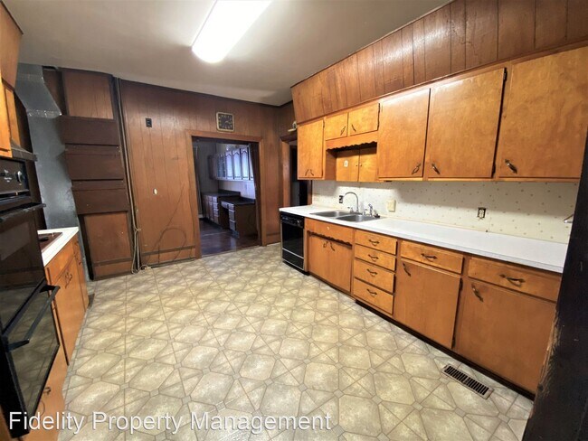 Foto del edificio - 4 br, 1 bath House - 1374 E Commercial St
