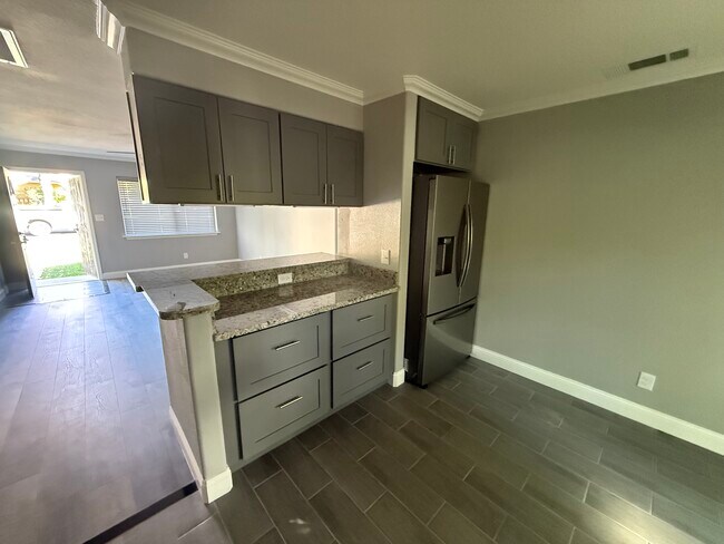 2739 Cocina moderna - 2739 Wilson Ave