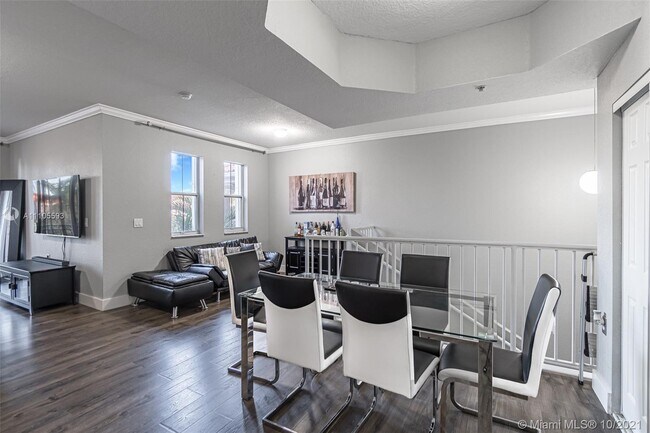 Foto del edificio - 6340 NW 114th Ave