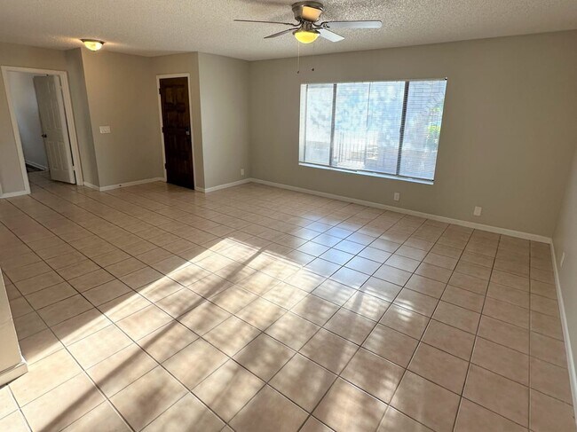 Foto del edificio - 12931 N 73Rd Ave