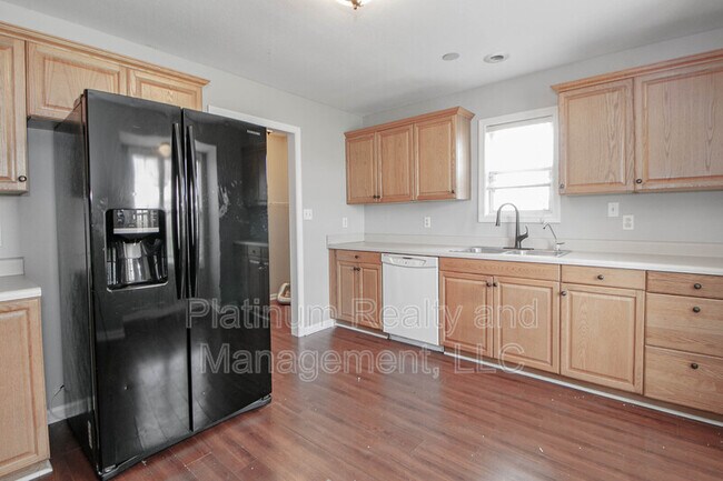 Building Photo - 1321 Venessa Dr