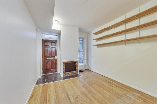 Foto del edificio - 1357 C St NE
