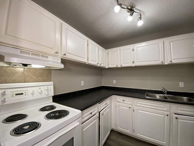Building Photo - Windfall Court Apartments