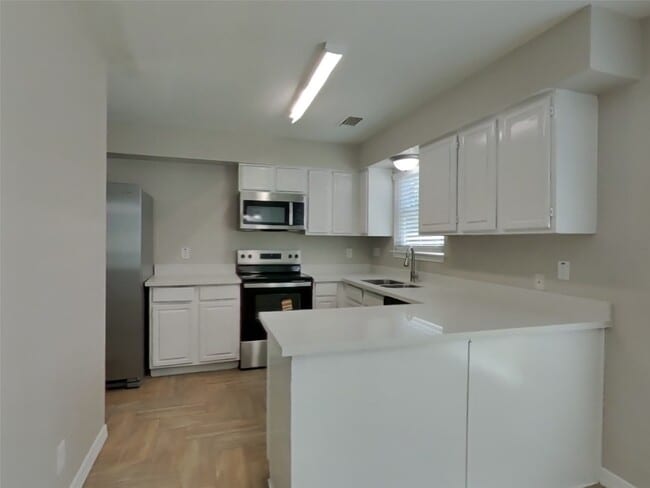 Building Photo - 13603 Lynnville Dr