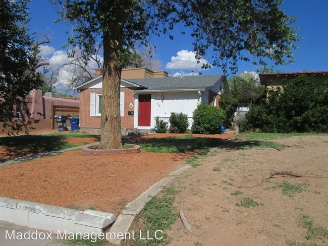Building Photo - 308 Amherst Dr NE