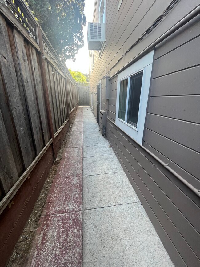 Foto del edificio - 3664 Madrone Ave