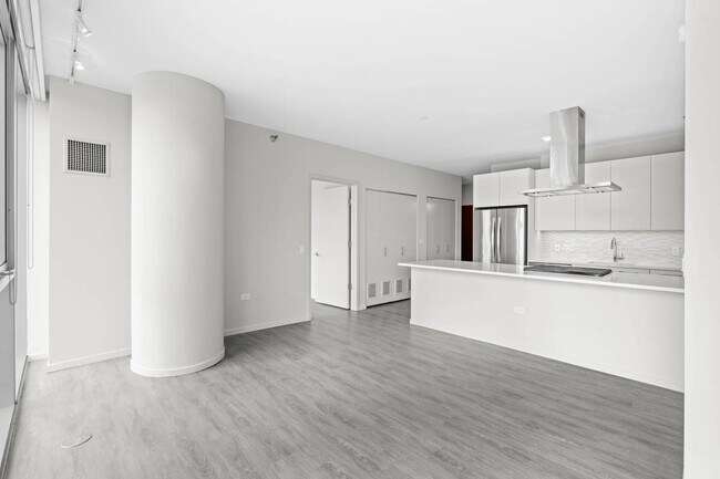 Photo - 48 E Huron St Apartment