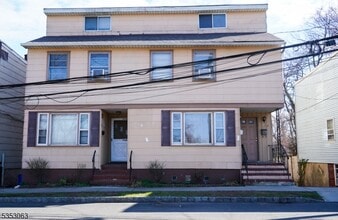Building Photo - 174 W Main St