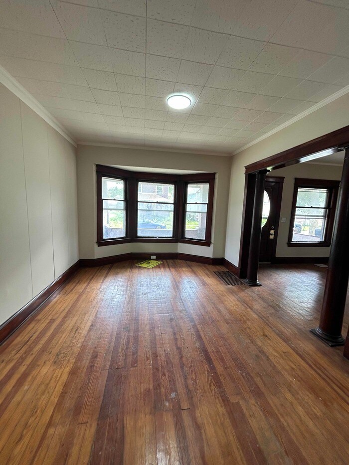 3344 W 44th St Cleveland, OH 44109 – photo 4