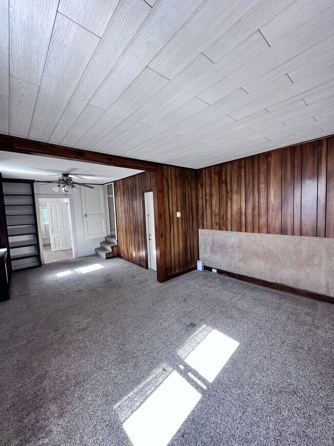 29132915 Horseshoe Pike Unit 2915, Palmyra, PA 17078 Room for Rent