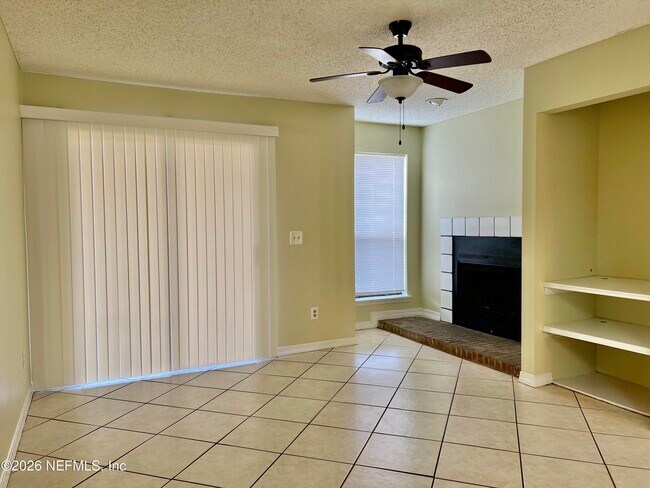 Foto del edificio - 10200 Belle Rive Blvd